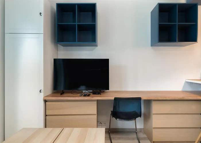 Bronowice Standard By Bookinghost