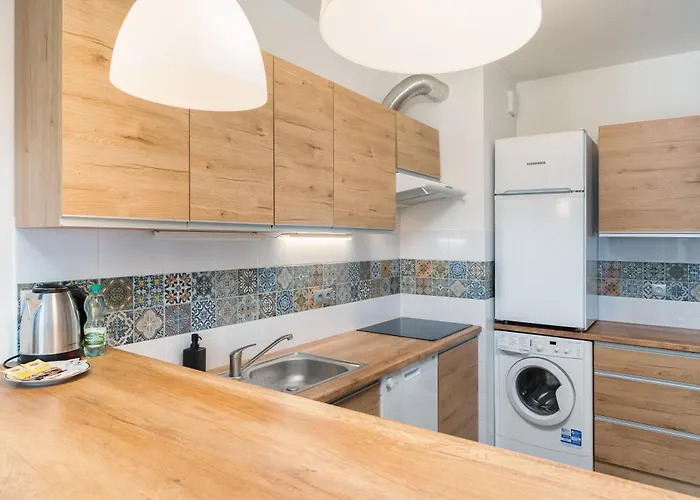 Bronowice Standard By Bookinghost